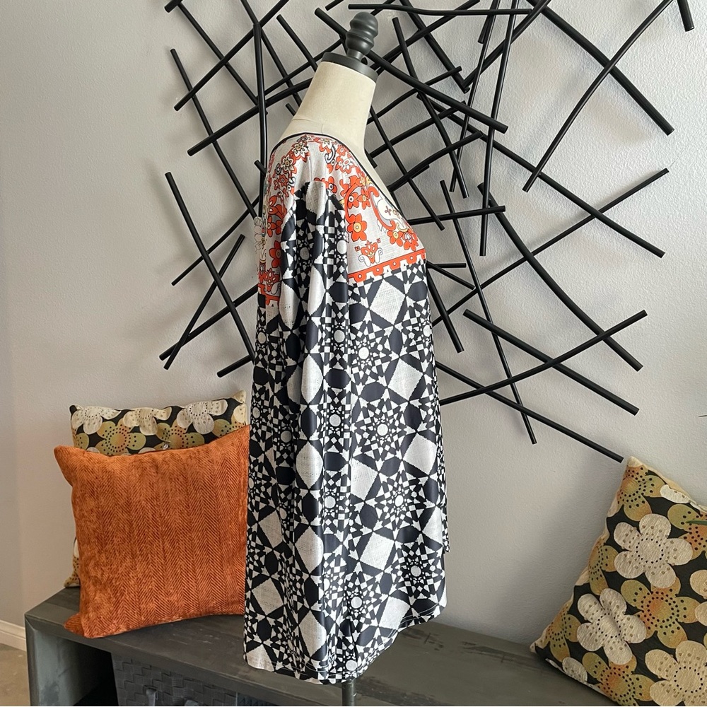 Long Sleeve, Patterned Top - Picture 2 of 6